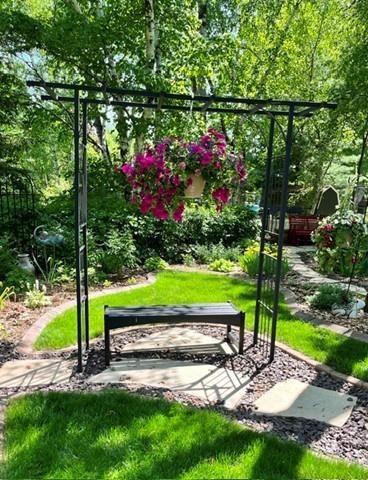 4125 Birch Crest Lane, Eau Claire, WI 54701