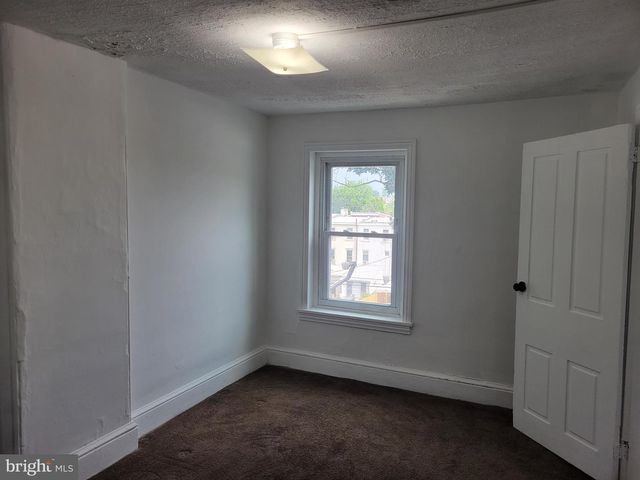 512 CHAIN ST #2F, Norristown, PA 19401