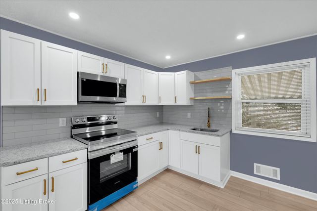 7003 Yuma Way, Louisville, KY 40258