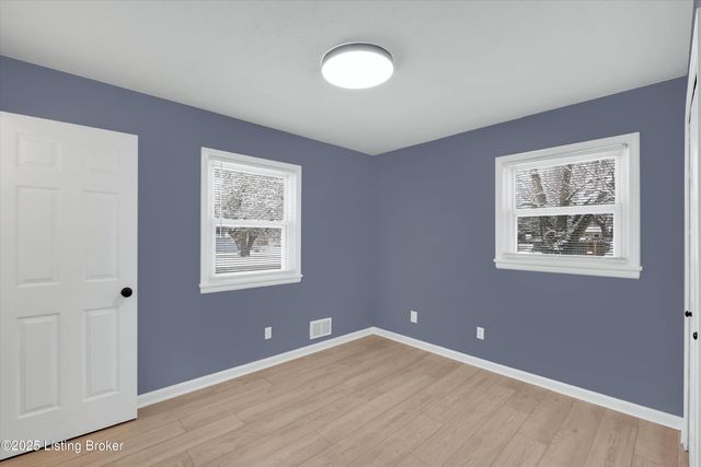 7003 Yuma Way, Louisville, KY 40258