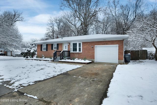 7003 Yuma Way, Louisville, KY 40258