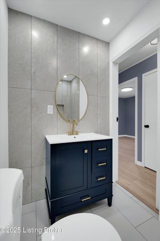 7003 Yuma Way, Louisville, KY 40258