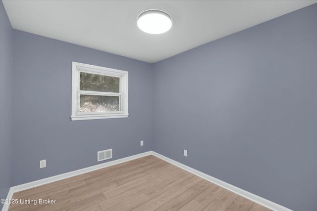 7003 Yuma Way, Louisville, KY 40258