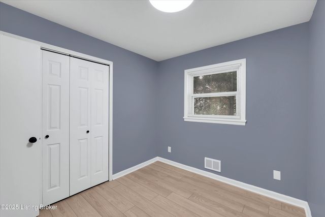 7003 Yuma Way, Louisville, KY 40258