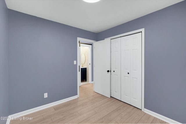 7003 Yuma Way, Louisville, KY 40258