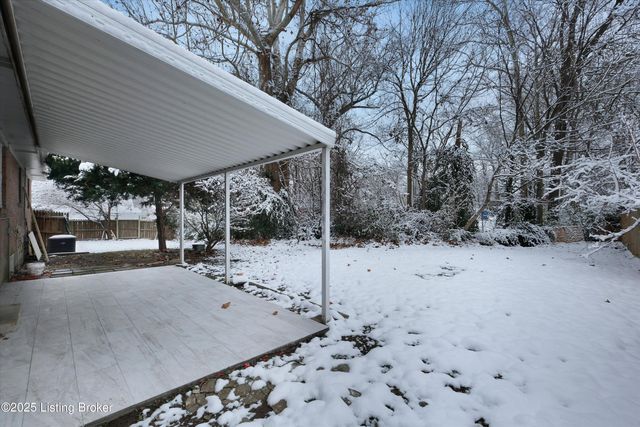 7003 Yuma Way, Louisville, KY 40258