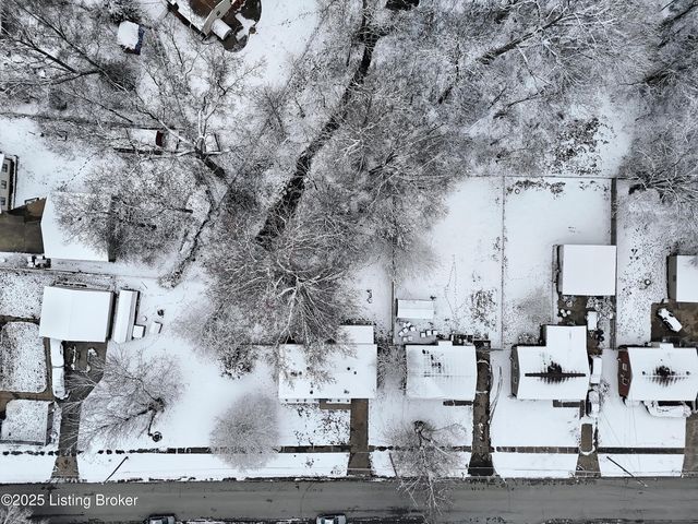 7003 Yuma Way, Louisville, KY 40258