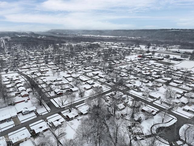 7003 Yuma Way, Louisville, KY 40258