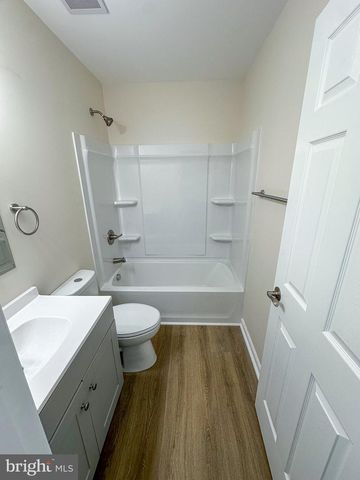 605 COLLETT ST, Baltimore, MD 21217