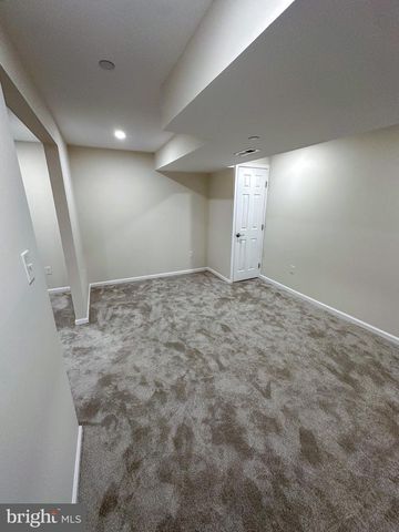 605 COLLETT ST, Baltimore, MD 21217