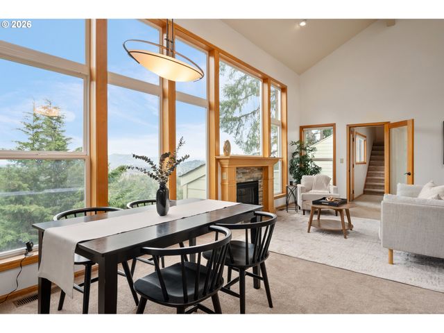 653 BROOKSIDE Dr, Eugene, OR 97405