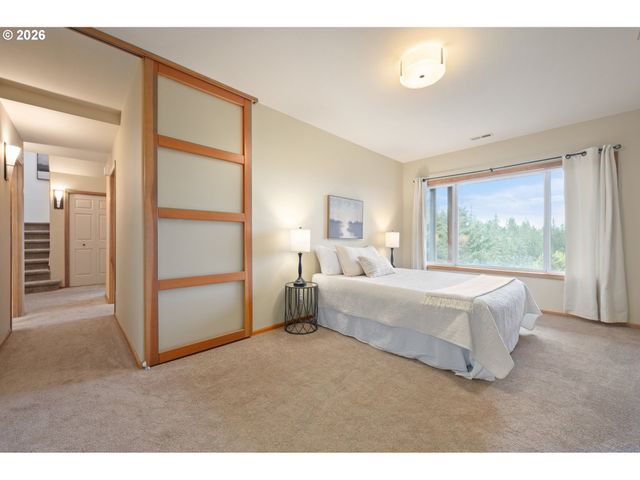 653 BROOKSIDE Dr, Eugene, OR 97405