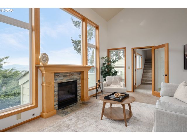 653 BROOKSIDE Dr, Eugene, OR 97405