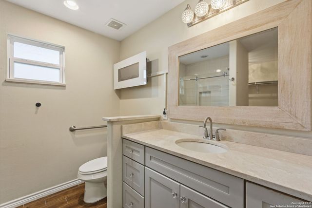 533 Indian, Jourdanton, TX 78026