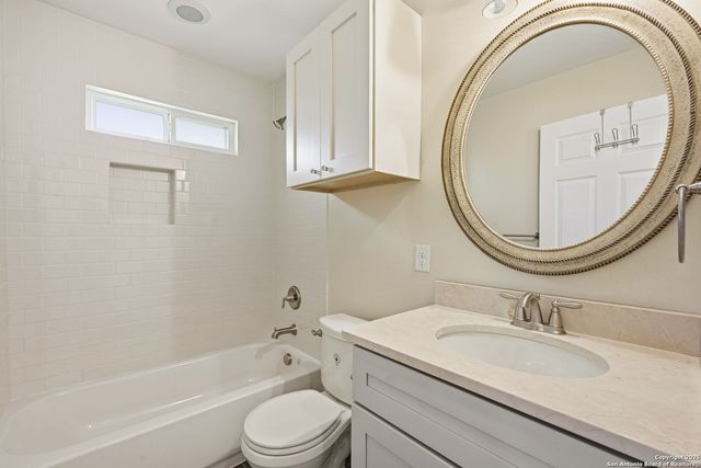 533 Indian, Jourdanton, TX 78026