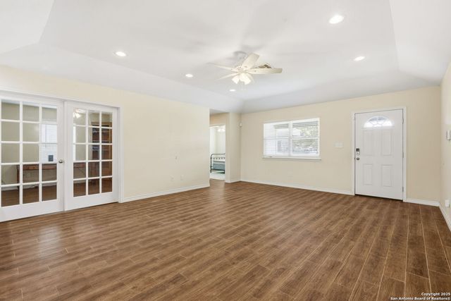 533 Indian, Jourdanton, TX 78026