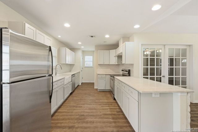 533 Indian, Jourdanton, TX 78026