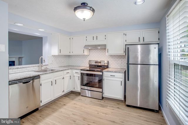 15016 OAK CREST CT, Dumfries, VA 22025
