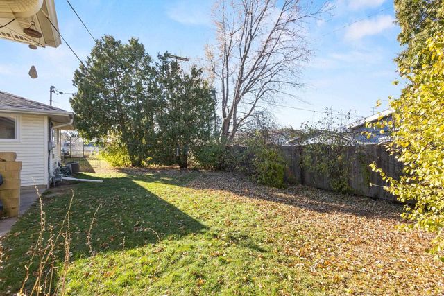 2411 N EUGENE STREET, Appleton, WI 54914