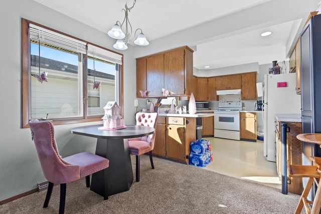 2411 N EUGENE STREET, Appleton, WI 54914