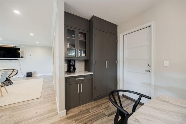 6108 Oak Tree Road, Edmond, OK 73025