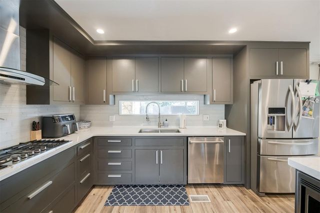 6108 Oak Tree Road, Edmond, OK 73025