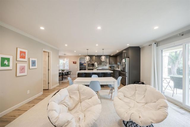 6108 Oak Tree Road, Edmond, OK 73025