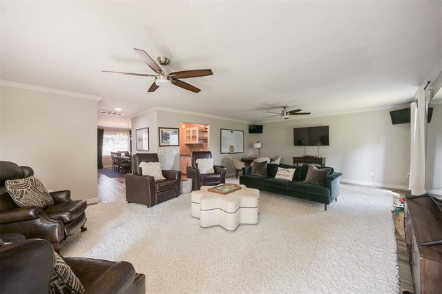 6108 Oak Tree Road, Edmond, OK 73025