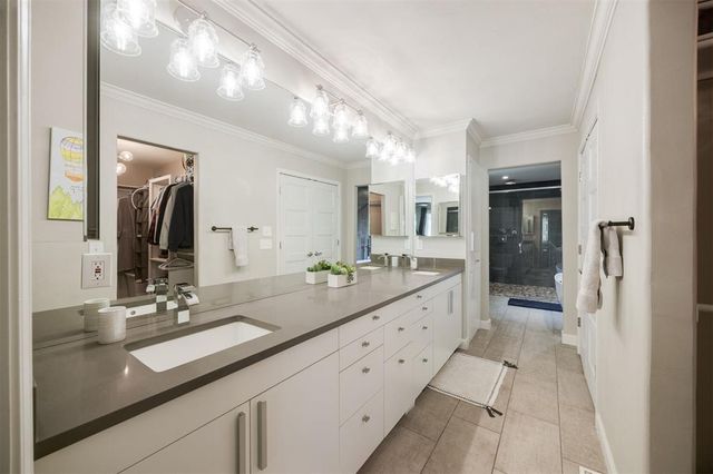 6108 Oak Tree Road, Edmond, OK 73025