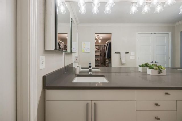 6108 Oak Tree Road, Edmond, OK 73025