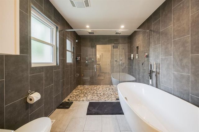 6108 Oak Tree Road, Edmond, OK 73025