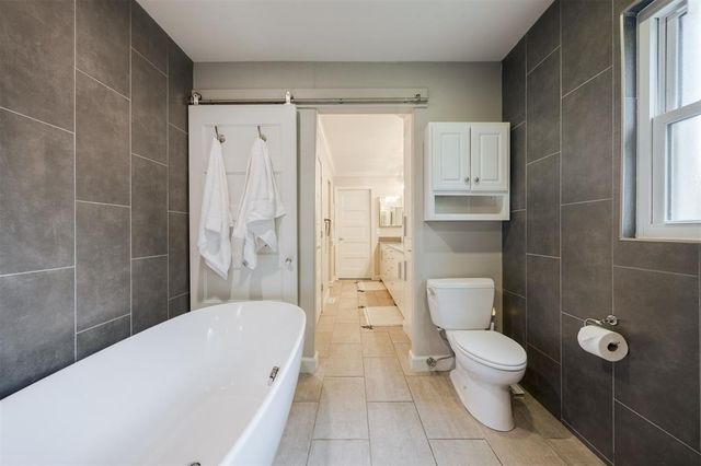 6108 Oak Tree Road, Edmond, OK 73025