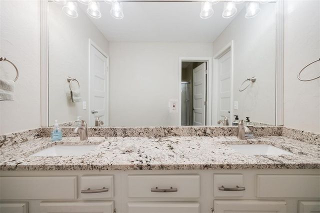 6108 Oak Tree Road, Edmond, OK 73025