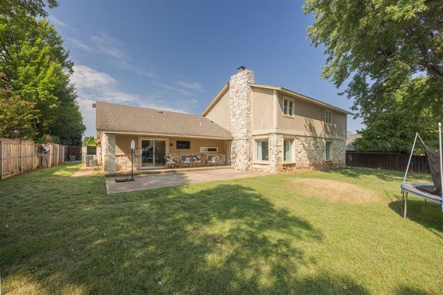 6108 Oak Tree Road, Edmond, OK 73025