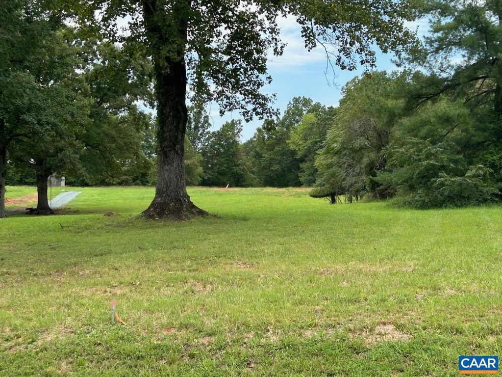 2561 PATTIE RD, Buckingham, VA 23921