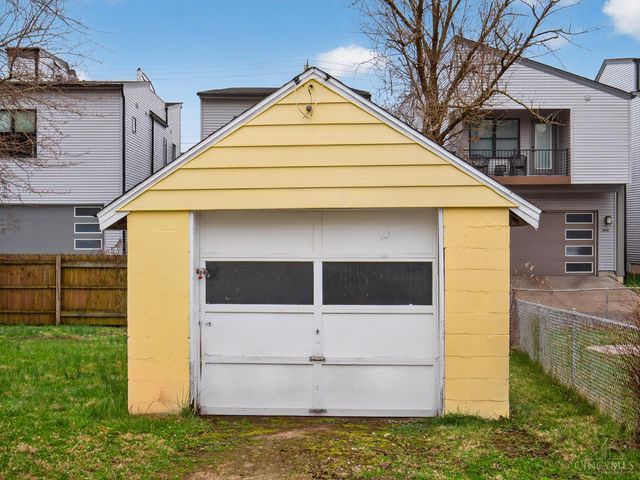 5229 Charloe Street, Cincinnati, OH 45227