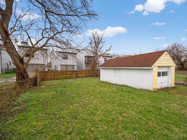 5229 Charloe Street, Cincinnati, OH 45227