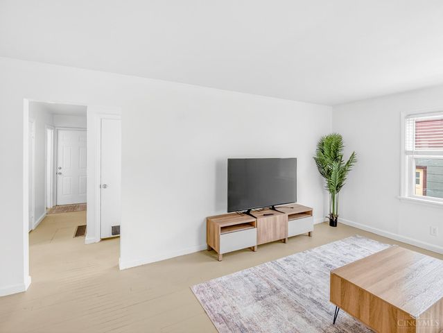 5229 Charloe Street, Cincinnati, OH 45227