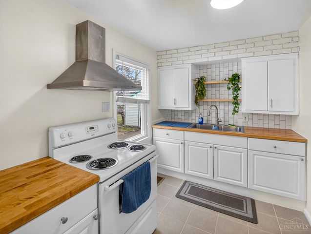 5229 Charloe Street, Cincinnati, OH 45227