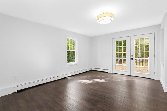 21 Fairfield St, Maynard, MA 01754