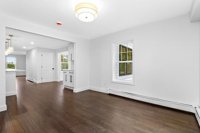 21 Fairfield St, Maynard, MA 01754