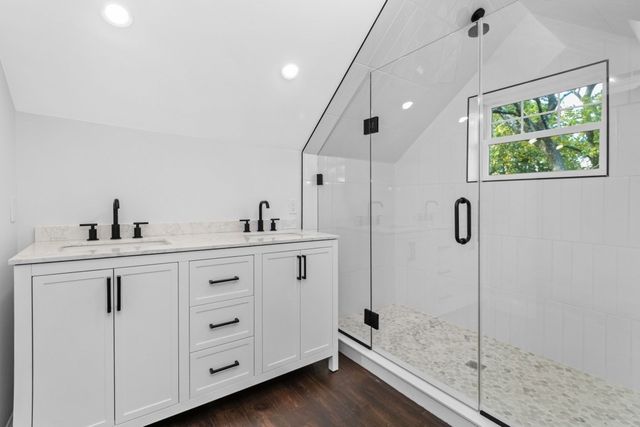 21 Fairfield St, Maynard, MA 01754