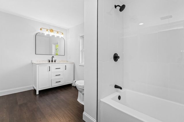 21 Fairfield St, Maynard, MA 01754