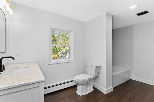 21 Fairfield St, Maynard, MA 01754