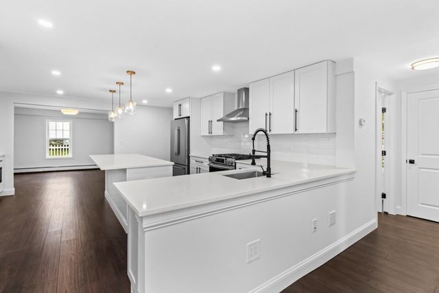 21 Fairfield St, Maynard, MA 01754