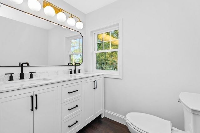 21 Fairfield St, Maynard, MA 01754