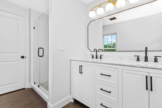 21 Fairfield St, Maynard, MA 01754