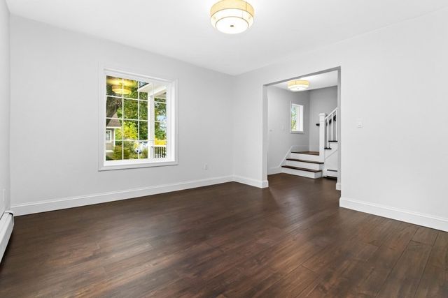 21 Fairfield St, Maynard, MA 01754