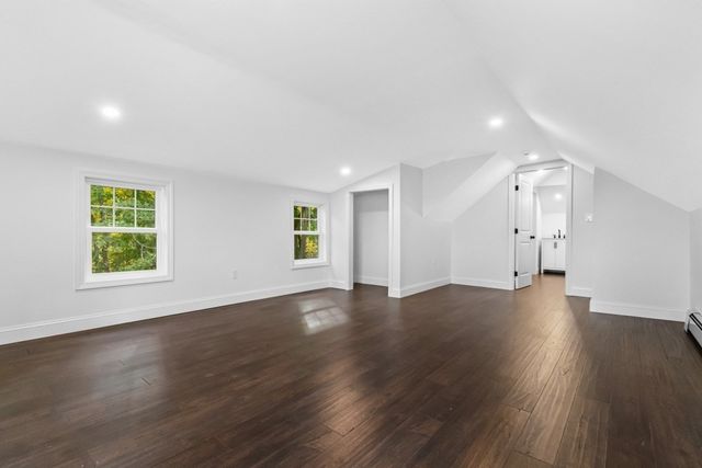 21 Fairfield St, Maynard, MA 01754