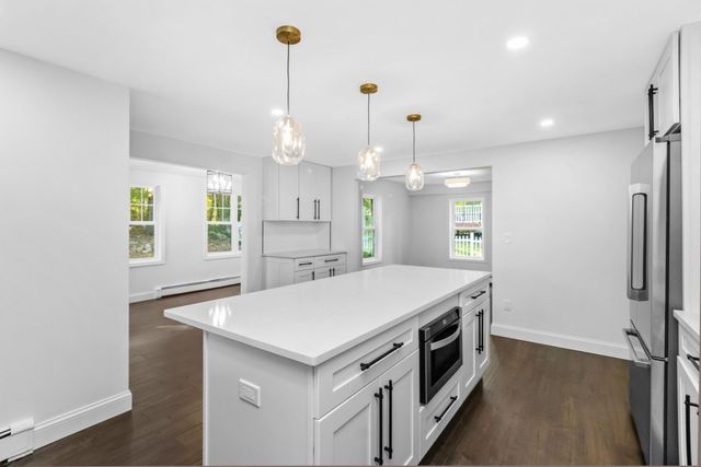 21 Fairfield St, Maynard, MA 01754